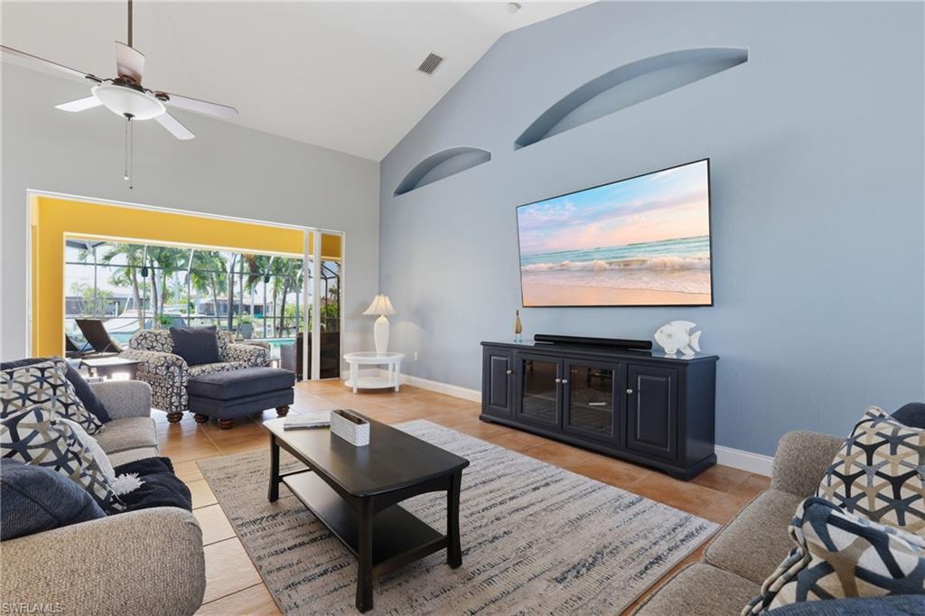1233 Sea Breeze Ct Property Photo 10