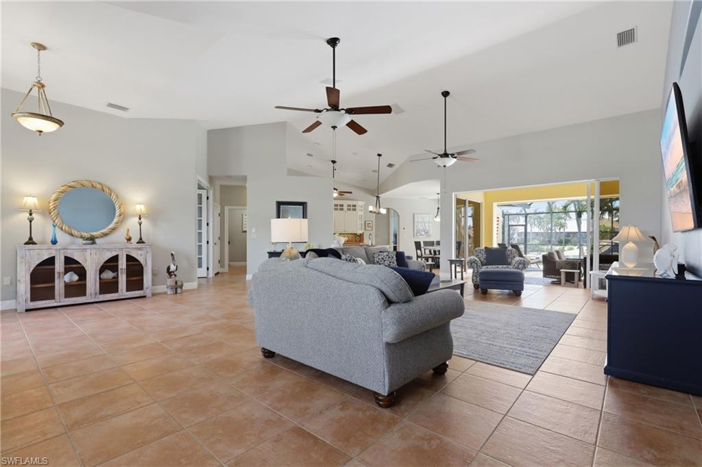 1233 Sea Breeze Ct Property Photo 11