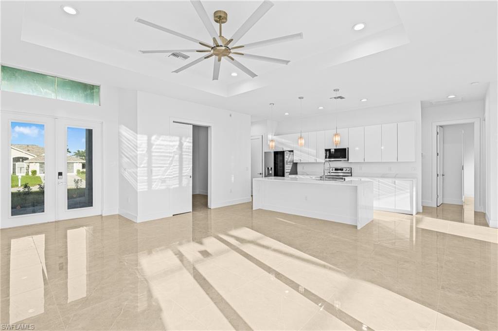 821 Nw 37th Pl Property Photo 9