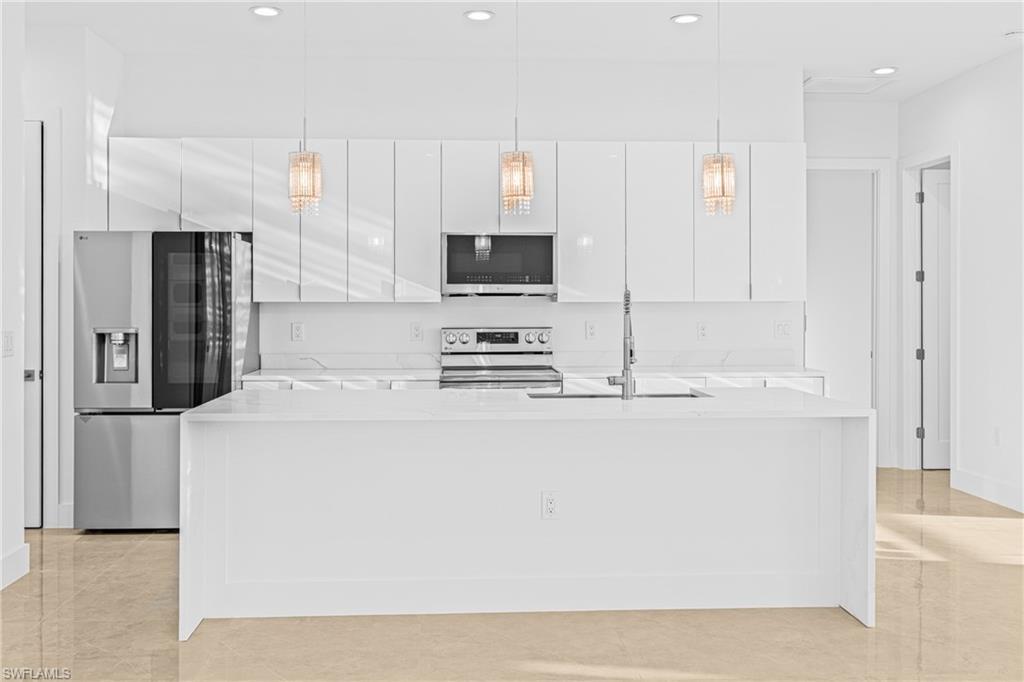 821 Nw 37th Pl Property Photo 14