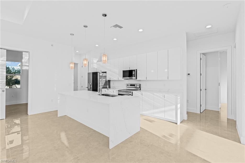 821 Nw 37th Pl Property Photo 16