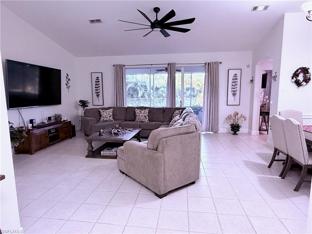 265 Justene Cir W Property Photo 6