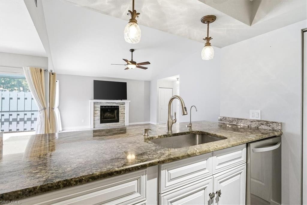 6238 Timberwood Cir 109 Property Photo 11
