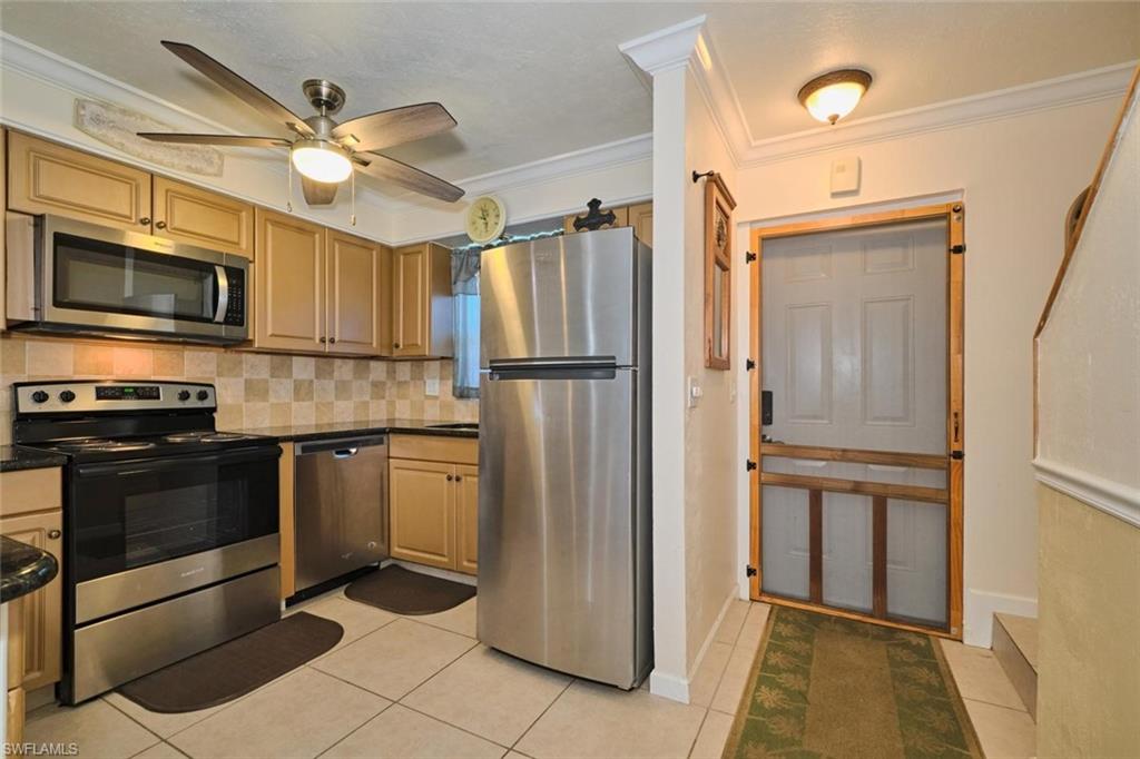 6777 Winkler Rd 142 Property Photo 7