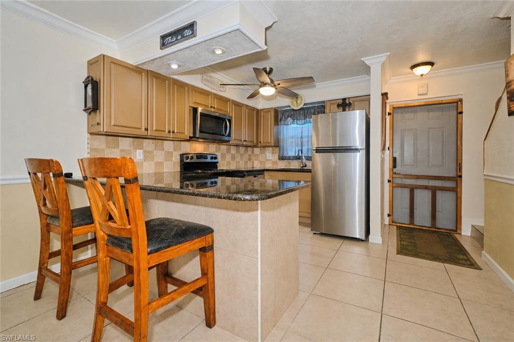 6777 Winkler Rd 142 Property Photo 8