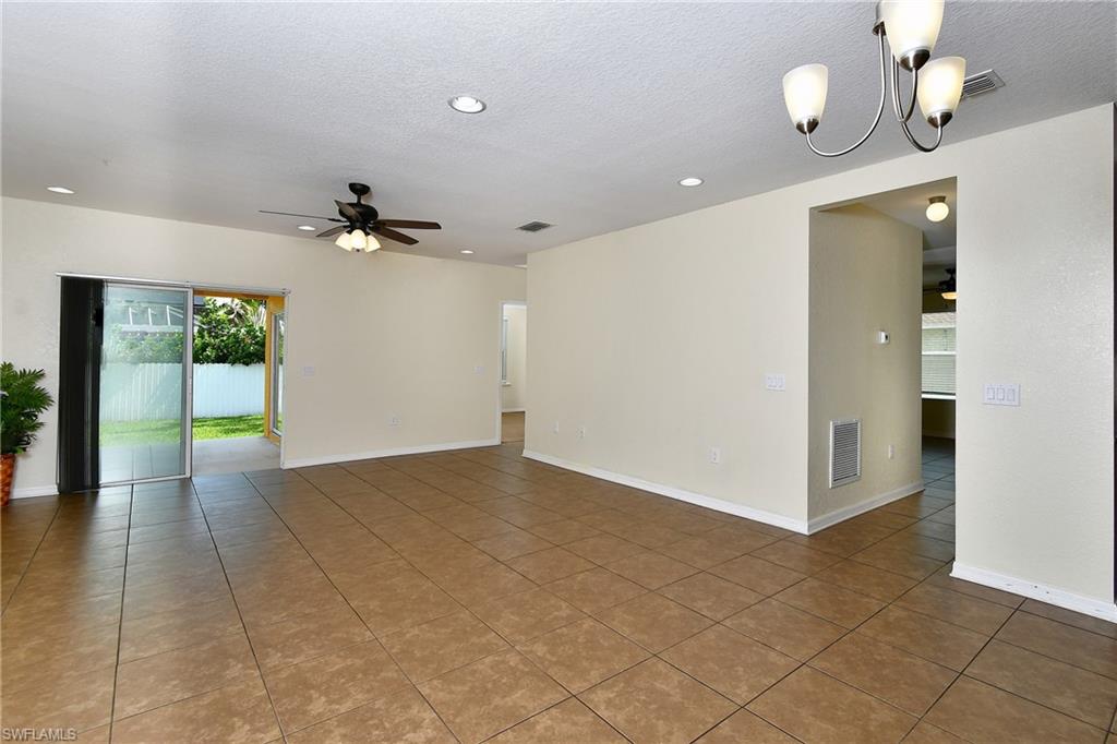 1913 Sw 26th Ter Property Photo 13
