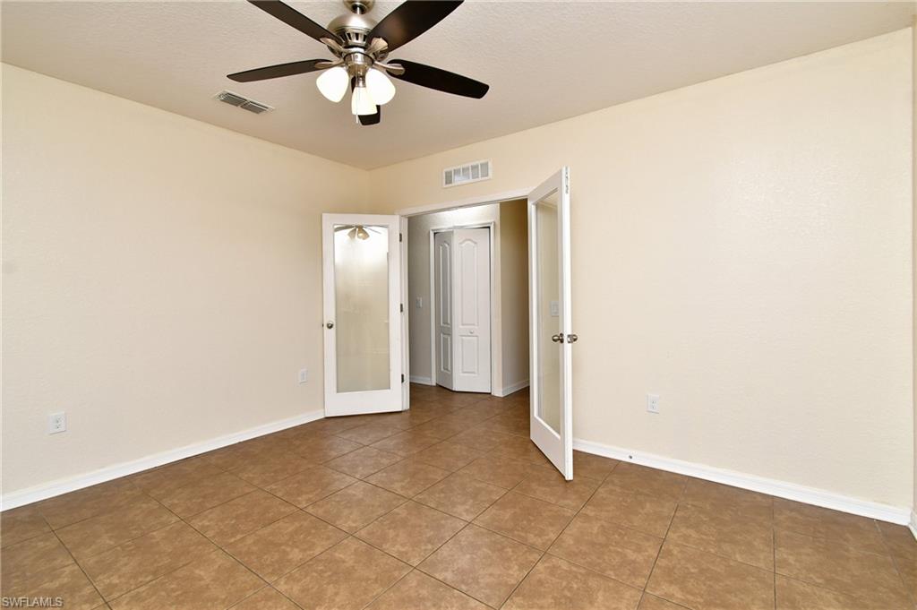 1913 Sw 26th Ter Property Photo 17