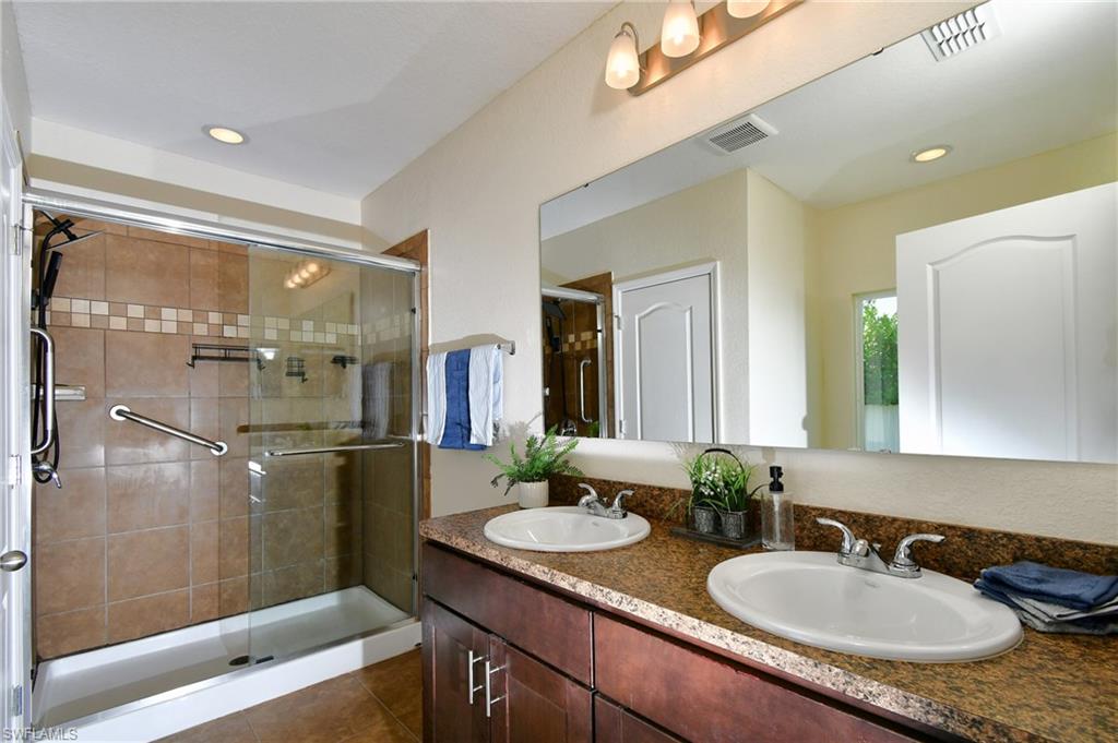 1913 Sw 26th Ter Property Photo 19