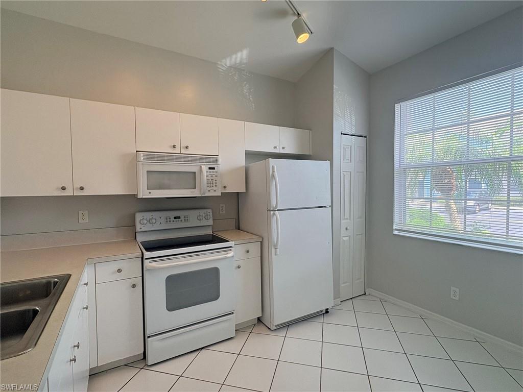 3619 Pine Oak Cir 108 Property Photo 2