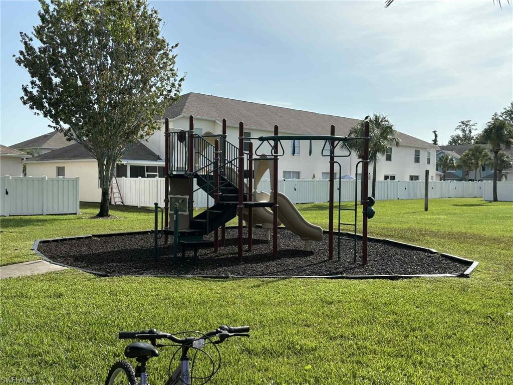 3619 Pine Oak Cir 108 Property Photo 23