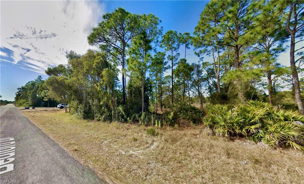 734 Bedford Dr Property Photo 3