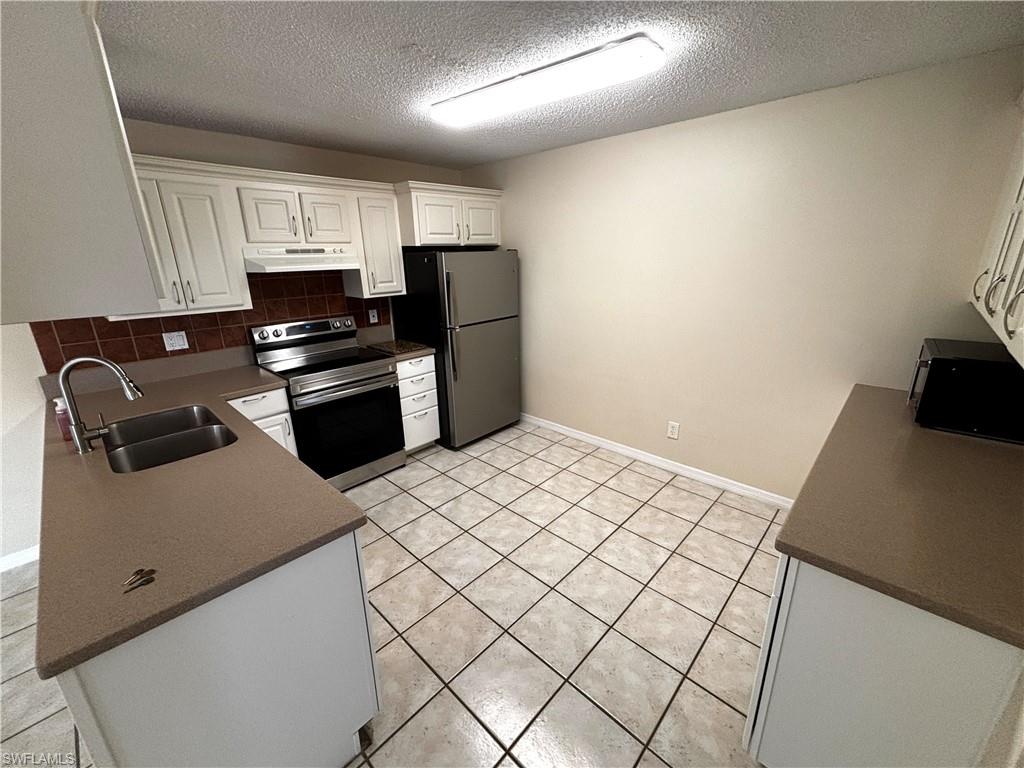 5660 Foxlake Dr Property Photo 3