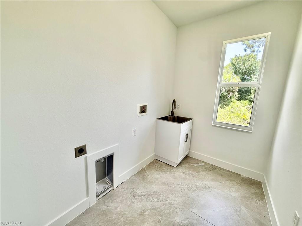 193 Castle Ave Property Photo 28