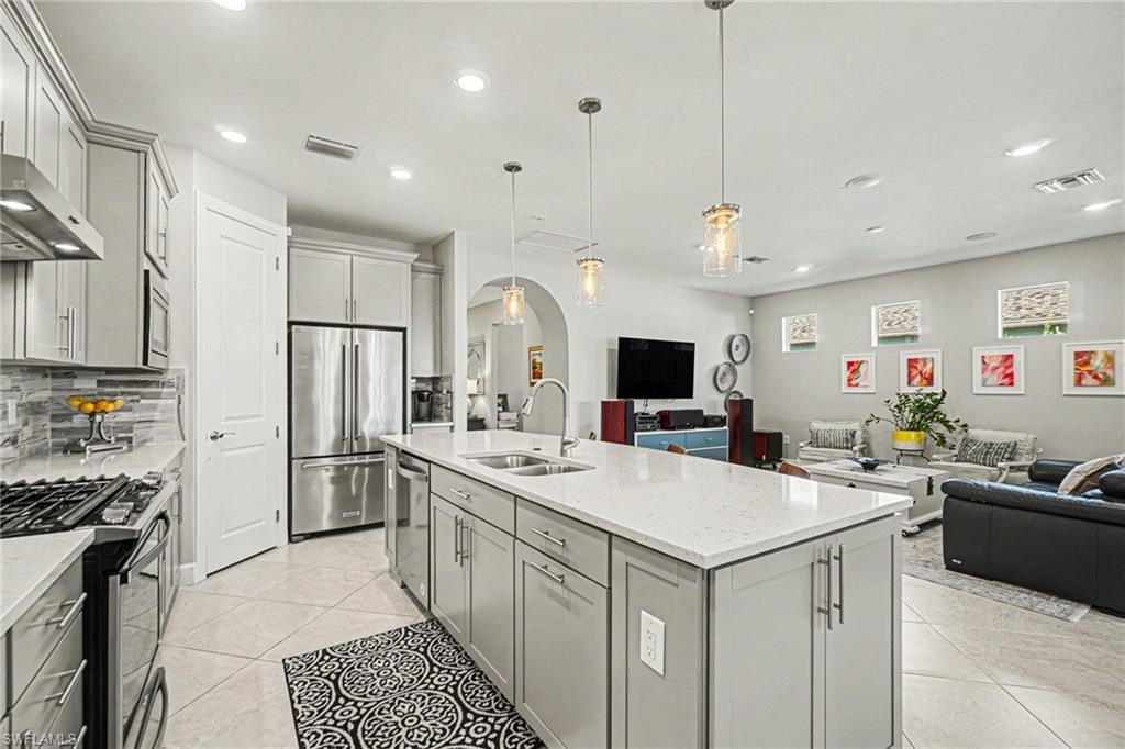 42999 Wiregrass Ln Property Photo 12