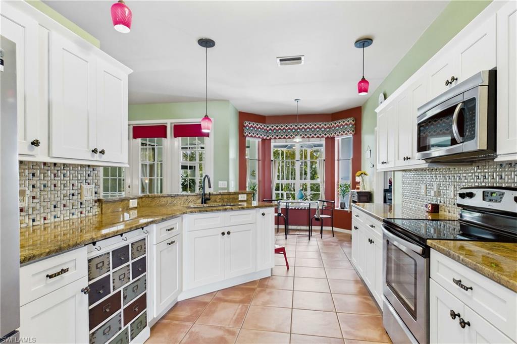 7980 Sandel Wood Cir W Property Photo 23