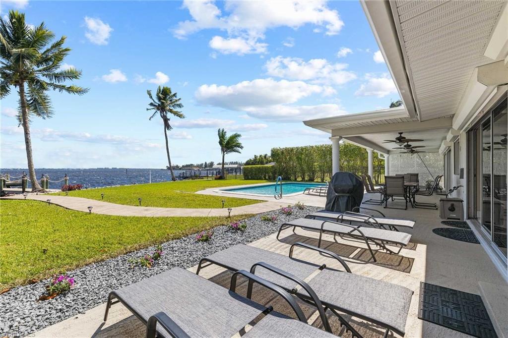 252 Bayshore Dr Property Photo 2