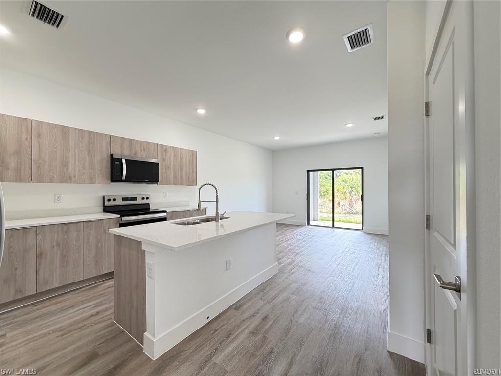 1266 Milwaukee Blvd Property Photo 4