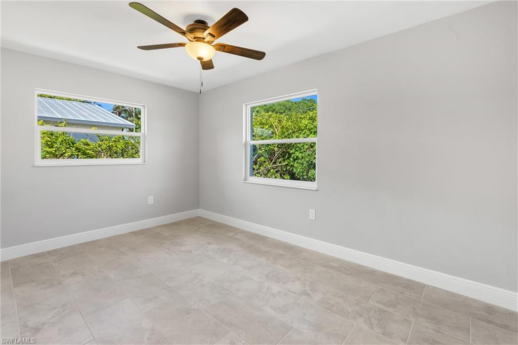 1003 April Ln Property Photo 16