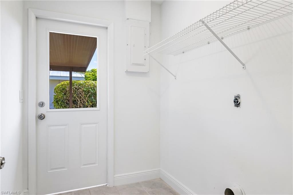 1003 April Ln Property Photo 23