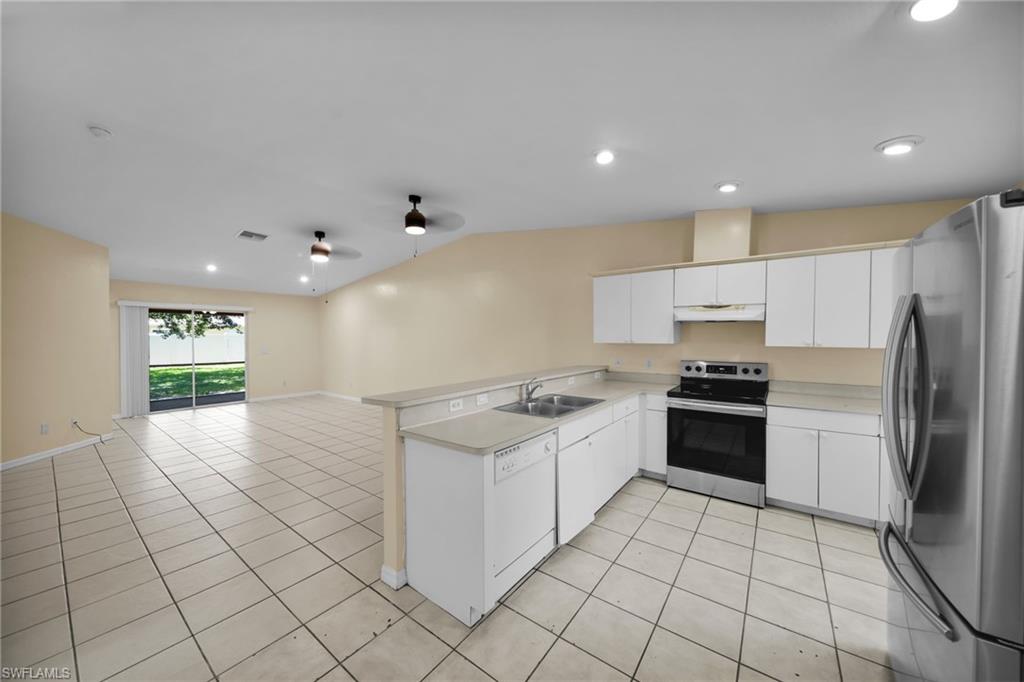3738 Santa Barbara Blvd Property Photo 4