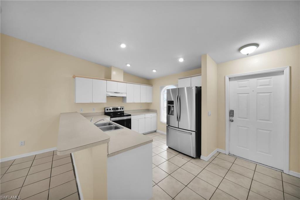 3738 Santa Barbara Blvd Property Photo 5