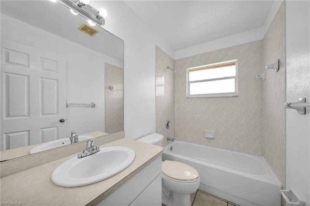 3738 Santa Barbara Blvd Property Photo 12