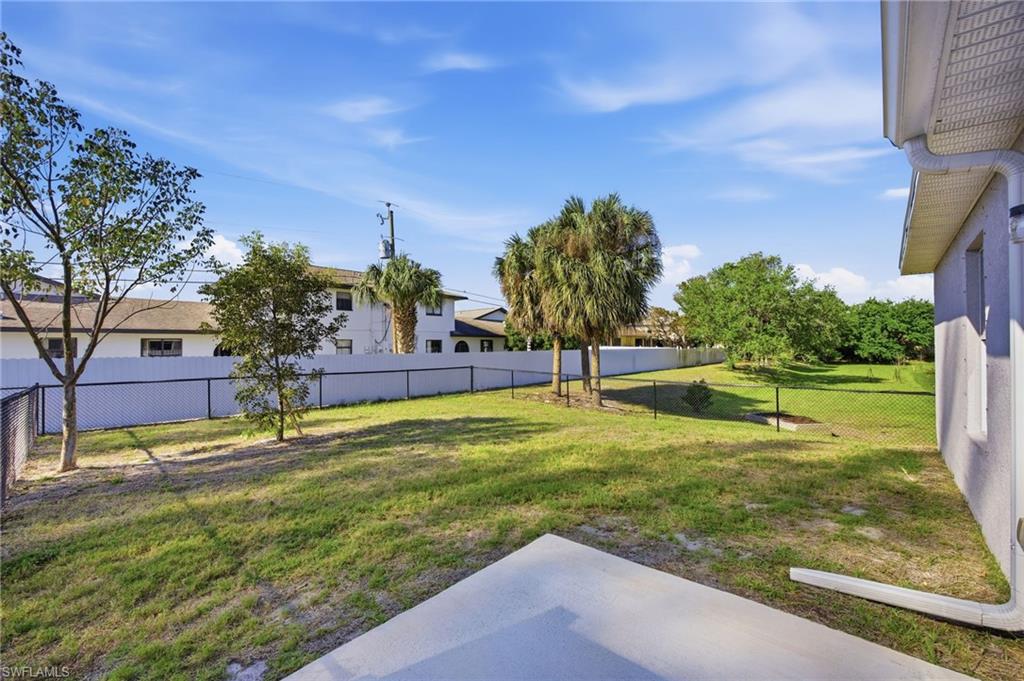 1426/1428 Cape Coral Pkwy W Property Photo 4