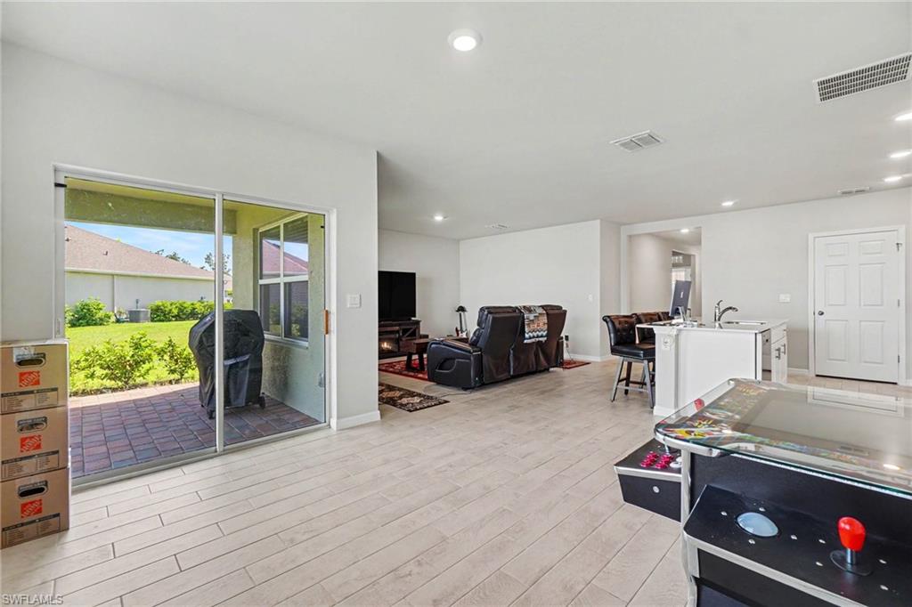 20313 Camino Torcido Loop Property Photo 4