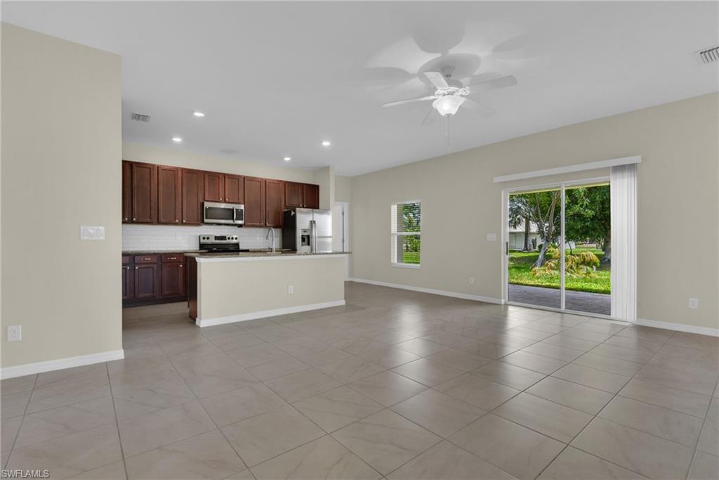 25599 Deep Creek Blvd Property Photo 3