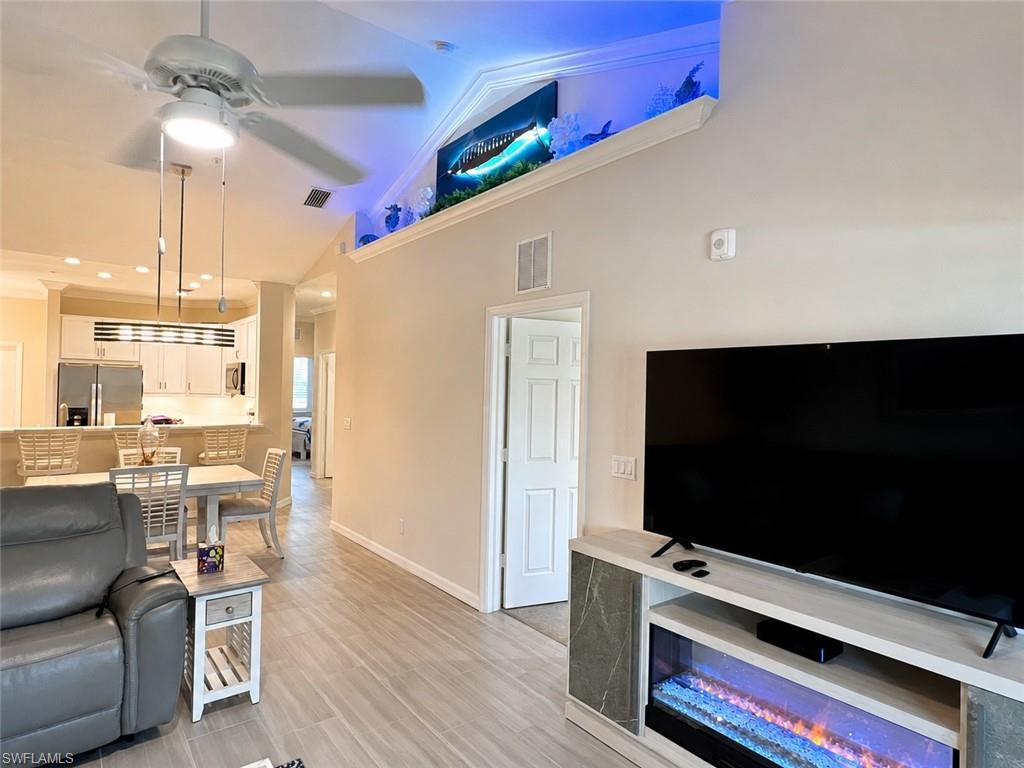 1137 Winding Pines Cir 205 Property Photo 8