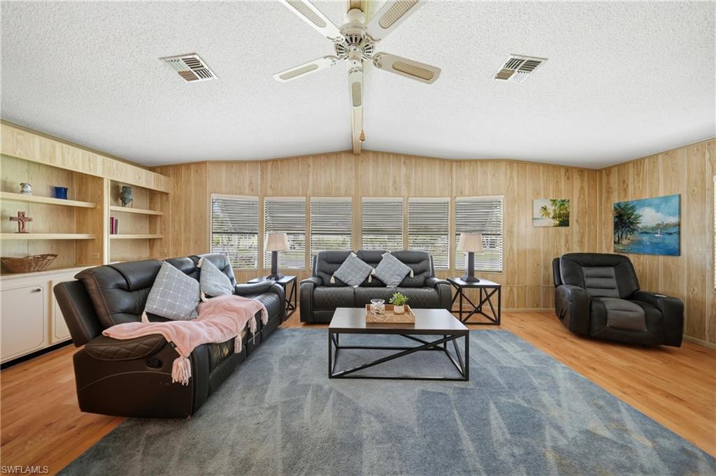 16209 Asheboro Ct Property Photo 11