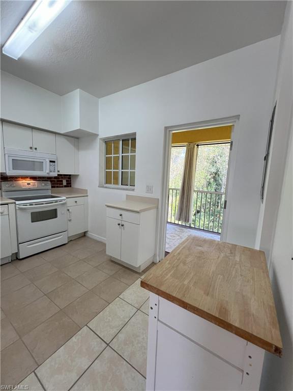 8407 Bernwood Cove Loop 508 Property Photo 8