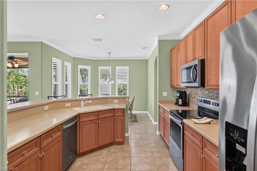 13818 Village Creek Dr Property Photo 3