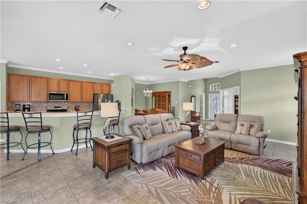 13818 Village Creek Dr Property Photo 14