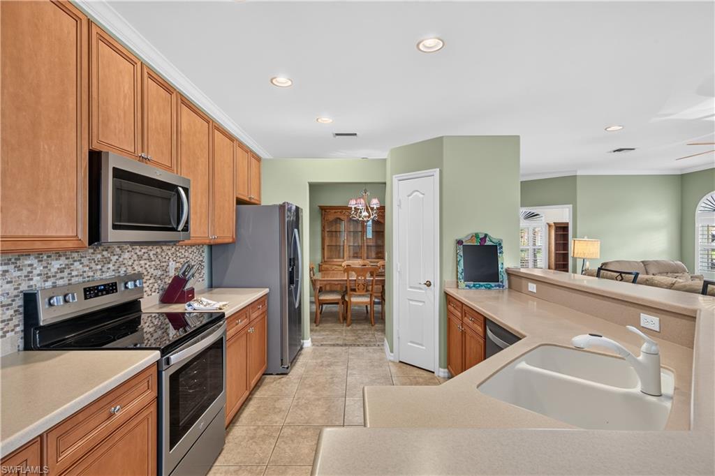 13818 Village Creek Dr Property Photo 16