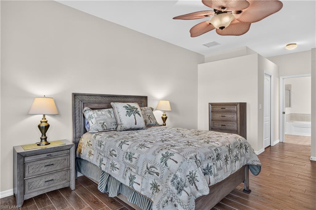 13818 Village Creek Dr Property Photo 21