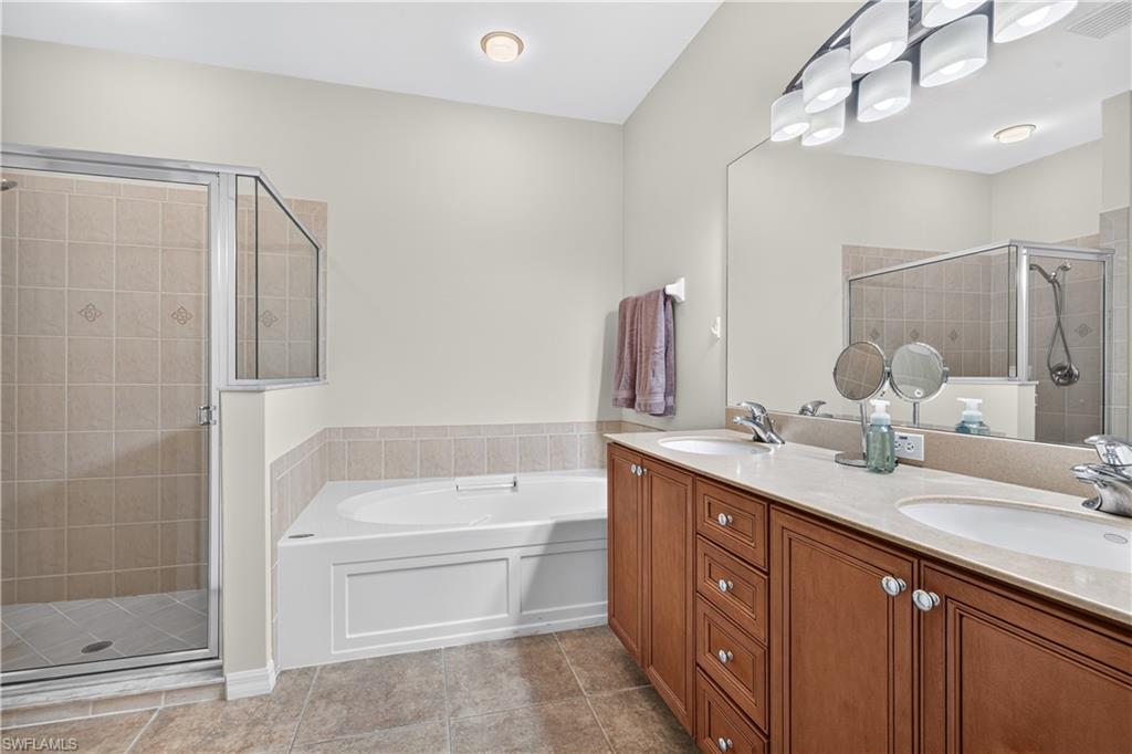 13818 Village Creek Dr Property Photo 23