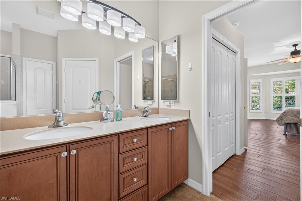 13818 Village Creek Dr Property Photo 24