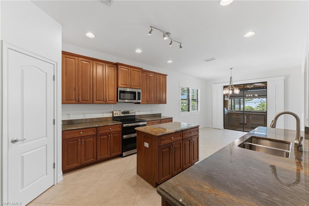 12382 Country Day Cir Property Photo 12