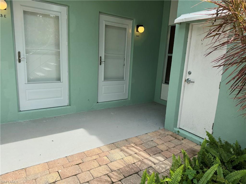 3225 E Riverside Dr 54e Property Photo 2
