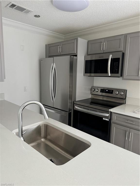 3225 E Riverside Dr 54e Property Photo 5