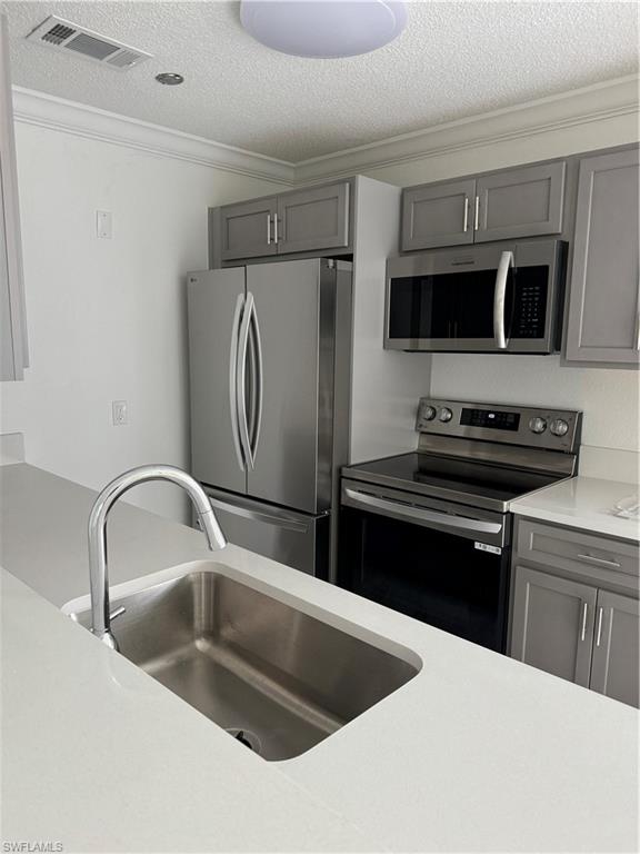 3225 E Riverside Dr 54e Property Photo 6