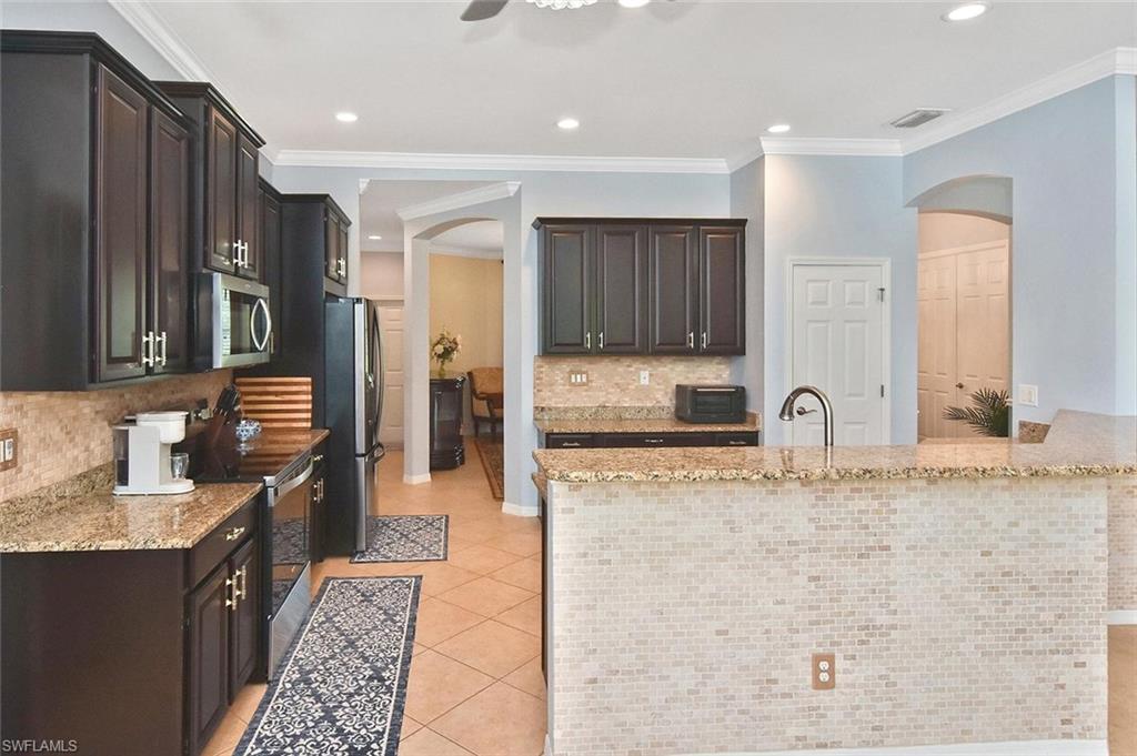 2549 Ashbury Cir Property Photo 6