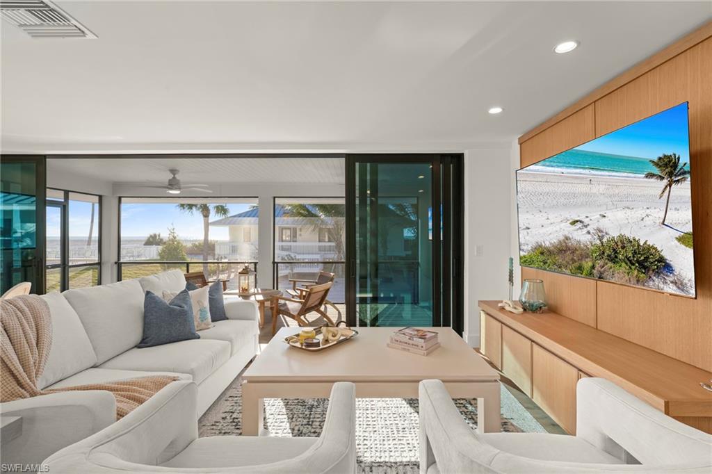 25 Beach Homes Property Photo 2
