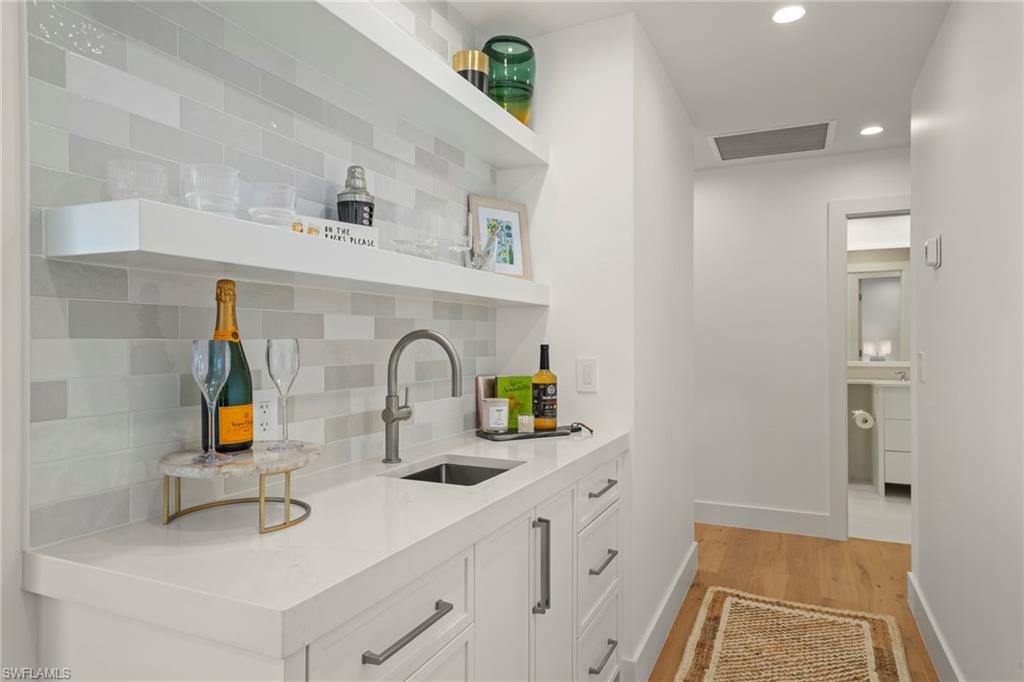 25 Beach Homes Property Photo 21