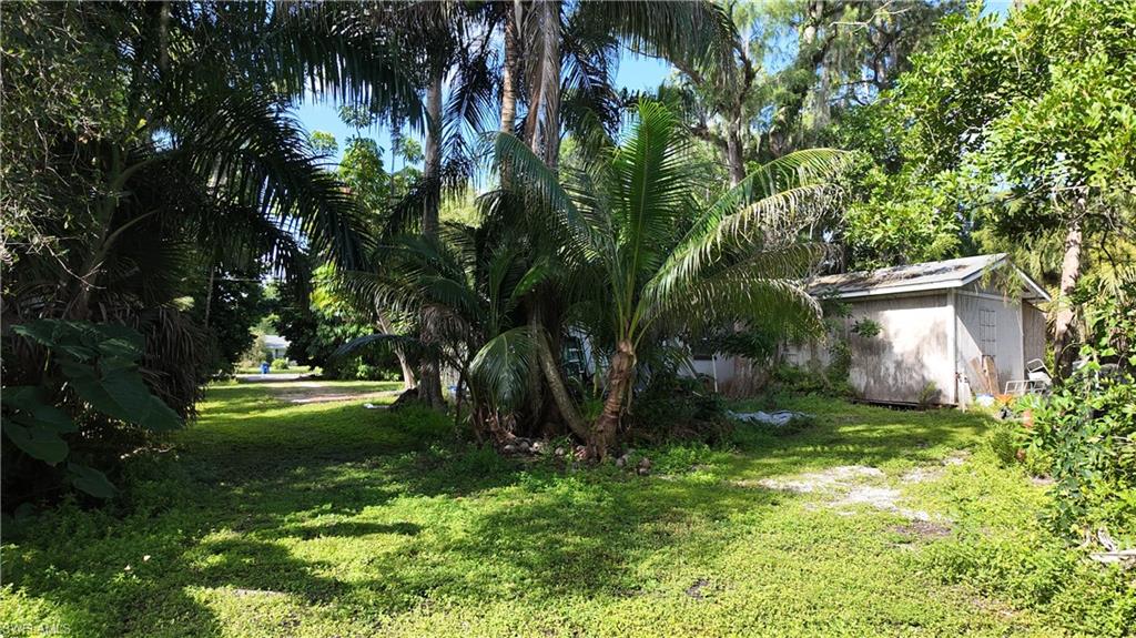6969 Magnolia Ln Property Photo 17
