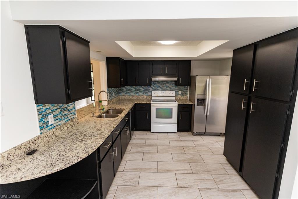25572 Fenner Cir Property Photo 2