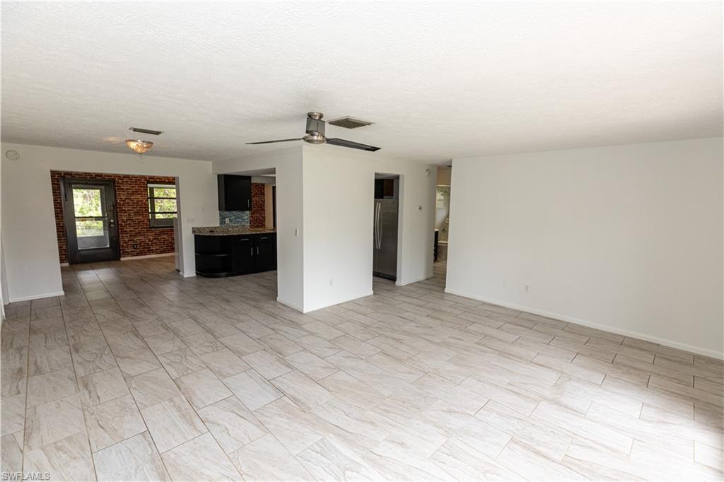 25572 Fenner Cir Property Photo 6