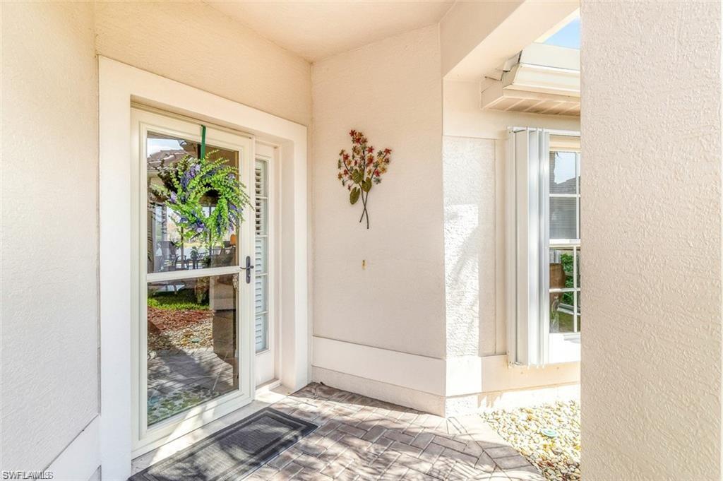 10025 Oakhurst Way Property Photo 3