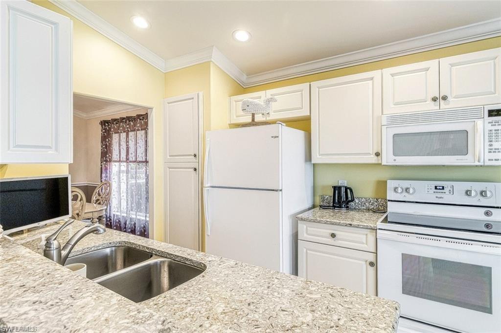 10025 Oakhurst Way Property Photo 8